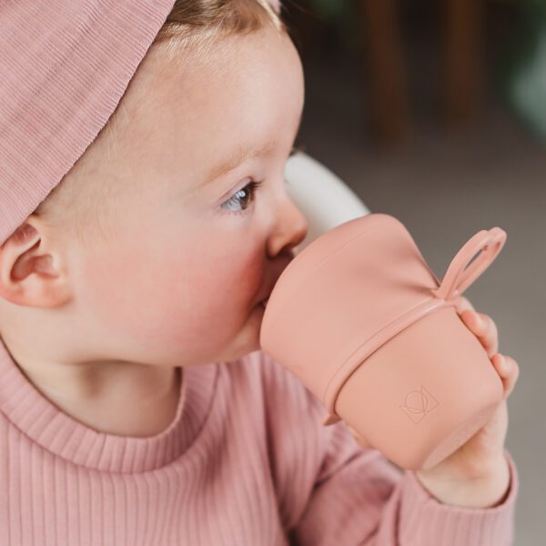 Sippy cup - Lifestyle shot 1